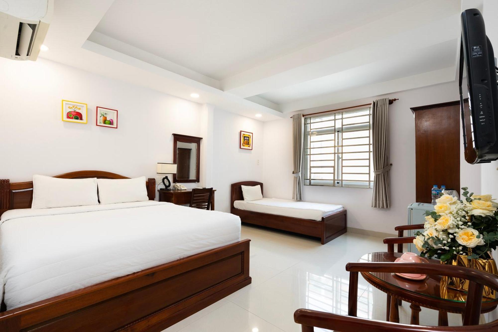 Hoang Hoang Hotel Ho Chi Minh City Exterior photo