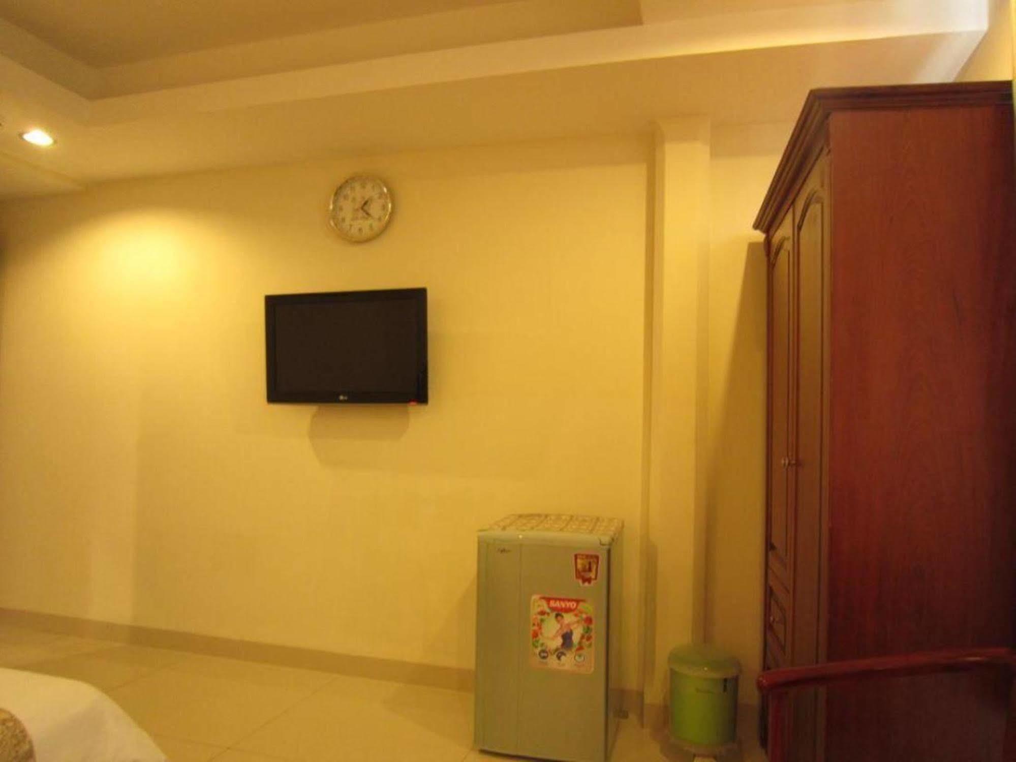 Hoang Hoang Hotel Ho Chi Minh City Exterior photo