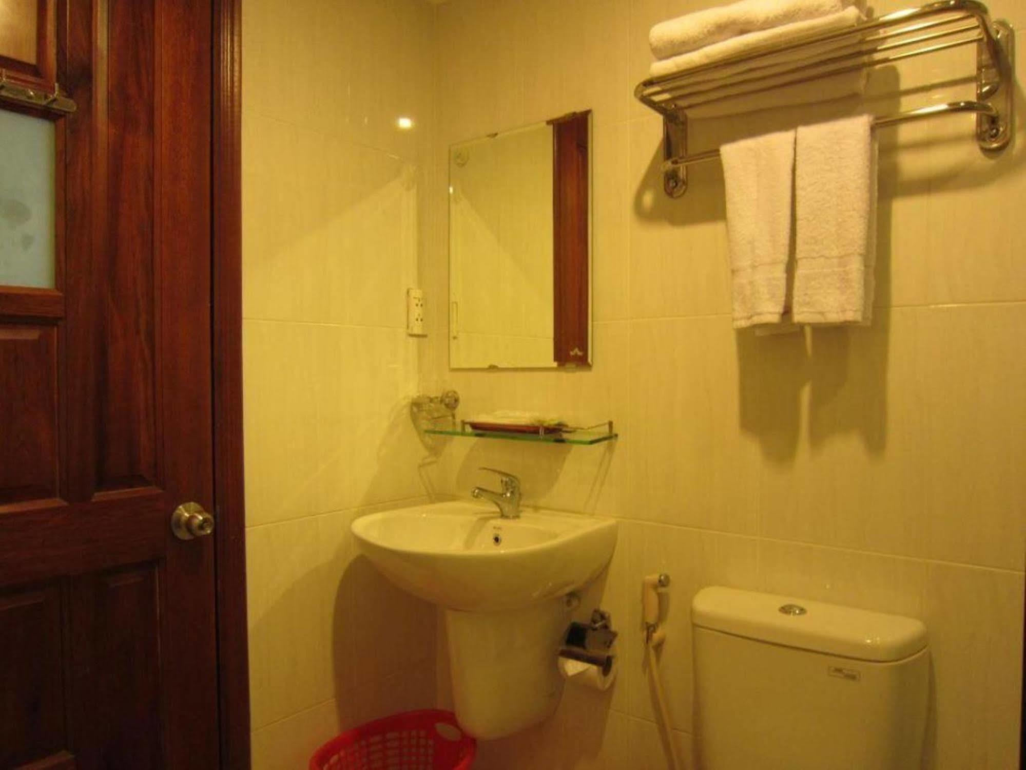 Hoang Hoang Hotel Ho Chi Minh City Exterior photo